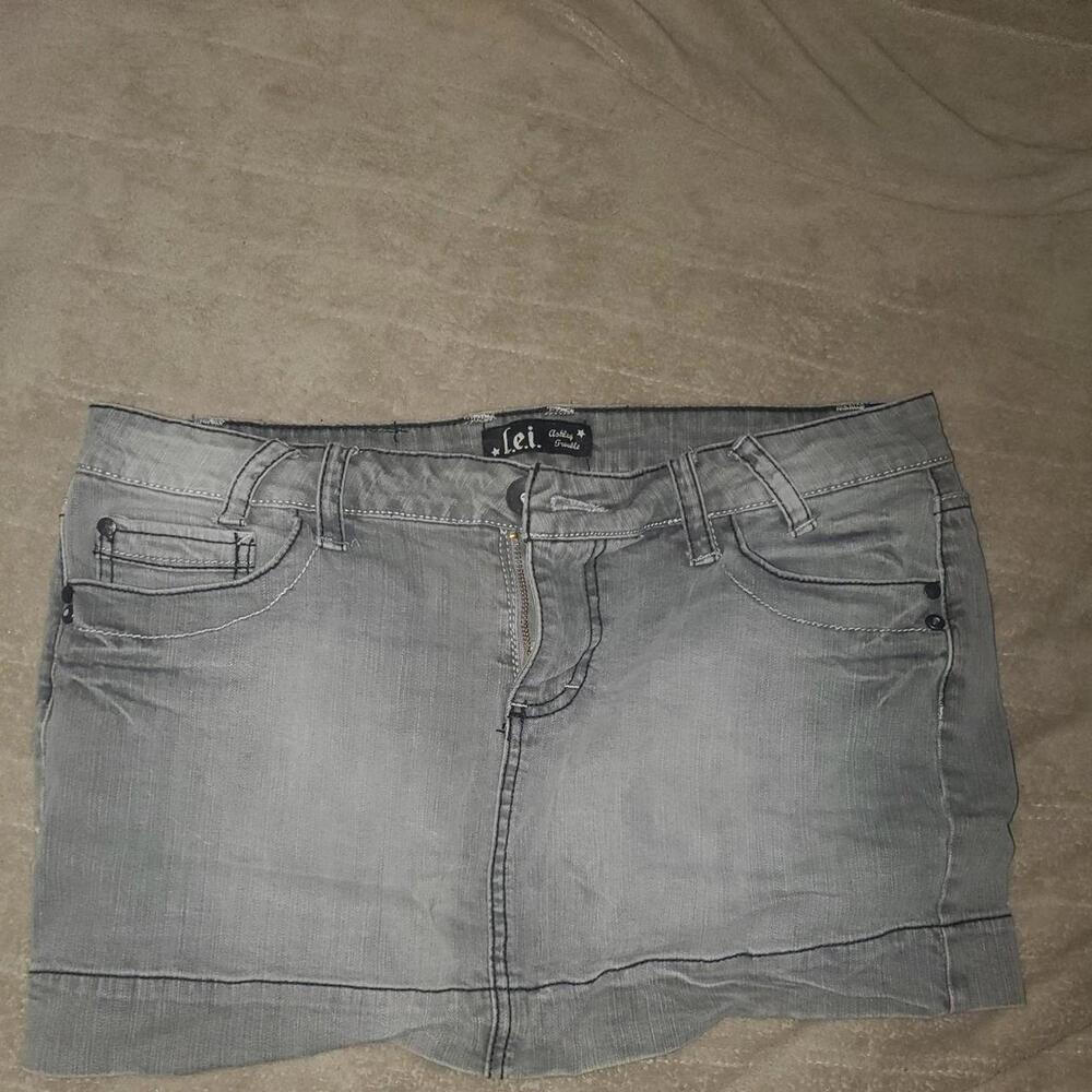 L.e.i. Women's Black and Grey Skirt